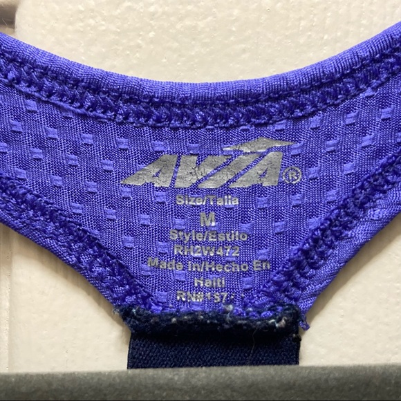 Workout top - Picture 3 of 3